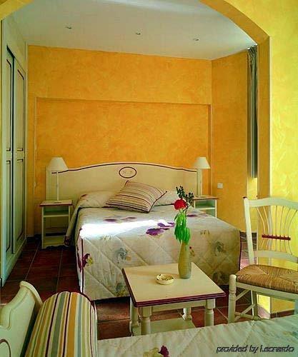 Hotel Bonaparte Toulon Room photo